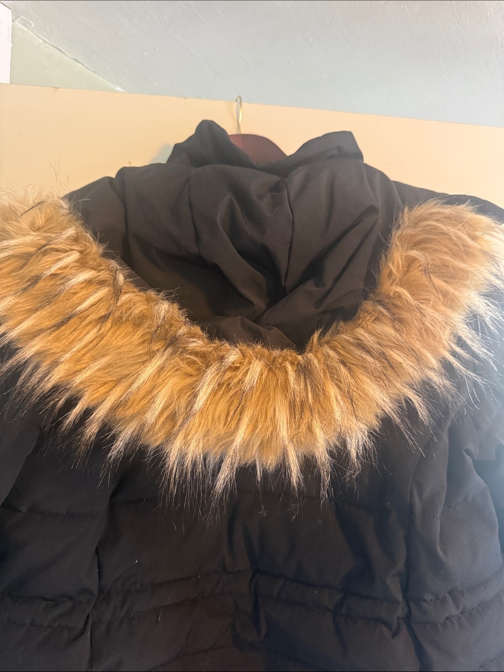 GUESS Women’s Black Quilted Winter Jacket w/ Furry Removable Hood Sz XL EUC - Picture 10 of 12